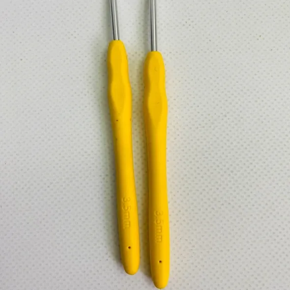 Крючок металический с резиновой ручкой №3,5  (арт. 20199)