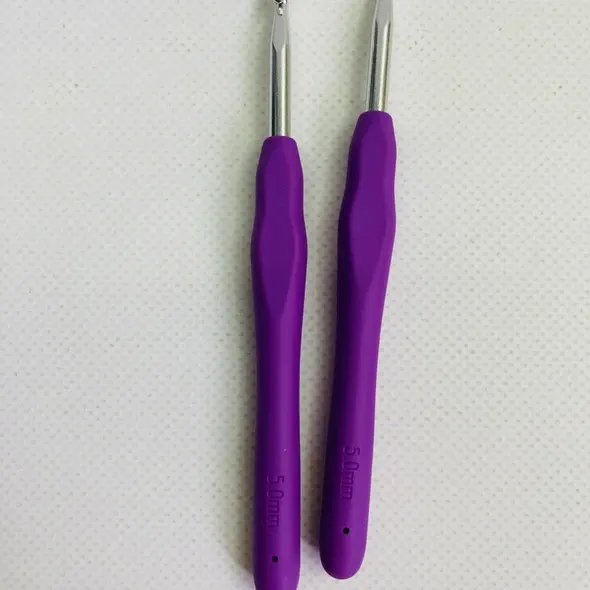 Крючок металический с резиновой ручкой №5  (арт. 20304)