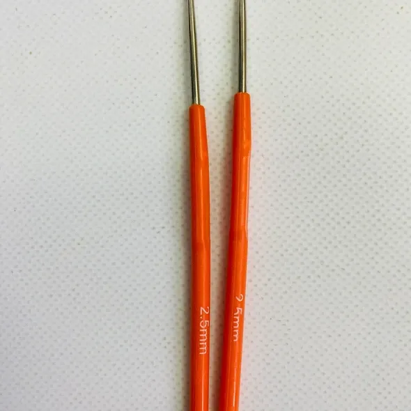 Крючок с пластиковой ручкой №2,5  (арт. 20018)