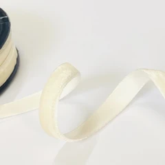 Оксамитова стрічка молочна 1см
                , (арт. 20855)