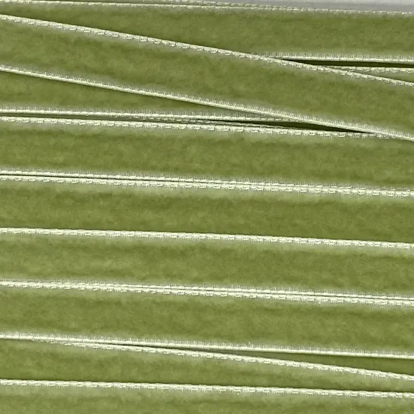 Бархатная лента салатовая  (арт. 20564) | Фото 2